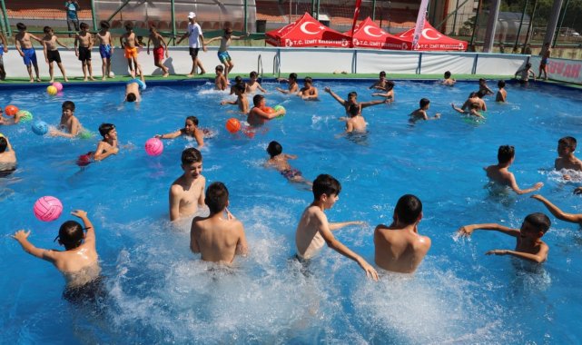 Çocuklar portatif yüzme havuzunda keyifli anlar yaşayacak