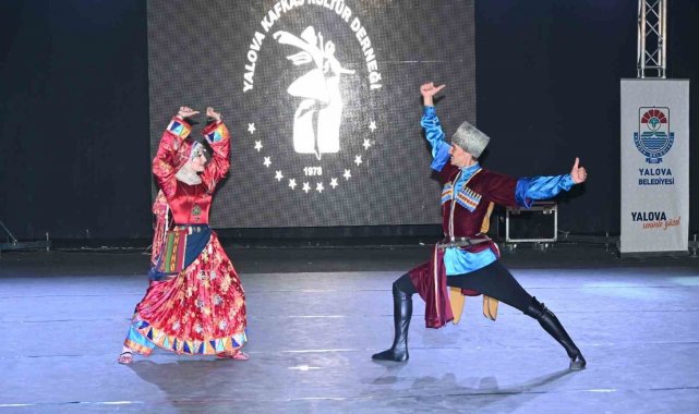 Dağıstan Devlet Halk Dansları Topluluğu Yalova'da sahne aldı