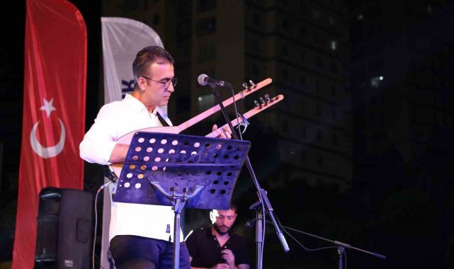 Denizli Akvadi'de türkü ziyafeti