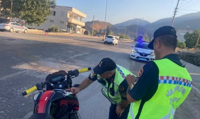 Denizli'de jandarma ekipleri denetimlerini aralıksız sürdürüyor