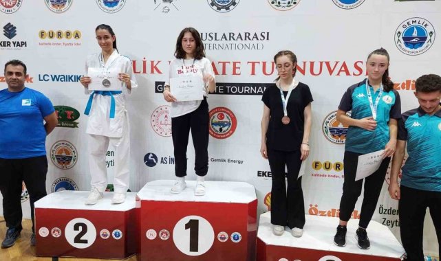 Denizlili karateciler uluslararası turnuvada 4 derece elde etti