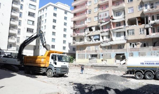 Depremde yıkılan 48 kişinin yaşamını yitirdiği Sözel Apartmanı ile ilgili 3 tahliye