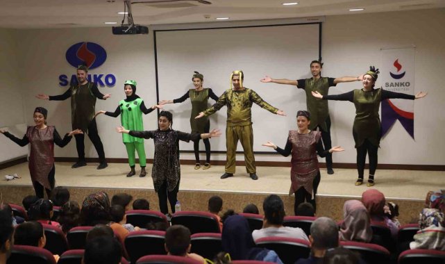 Depremden etkilenen çocuklara tiyatro etkinliği düzenlendi