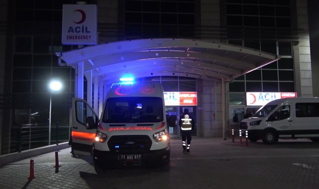 Depremzede ailenin çocuğu 3. kattan düşerek ağır yaralandı