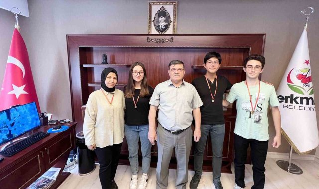 Dereceye giren öğrencilere cumhuriyet altını