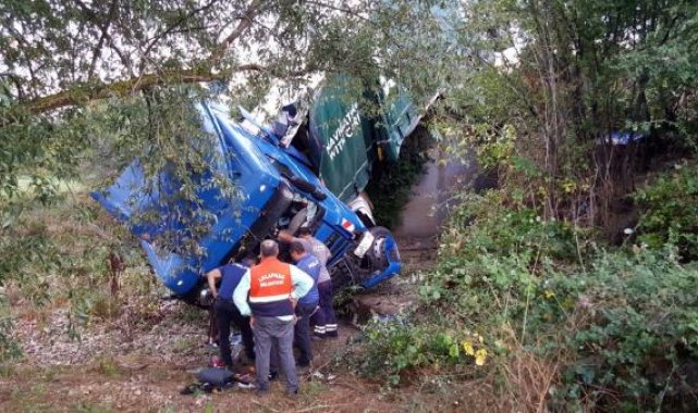 Edirne'de, devrilen TIR'ın sürücüsü öldü