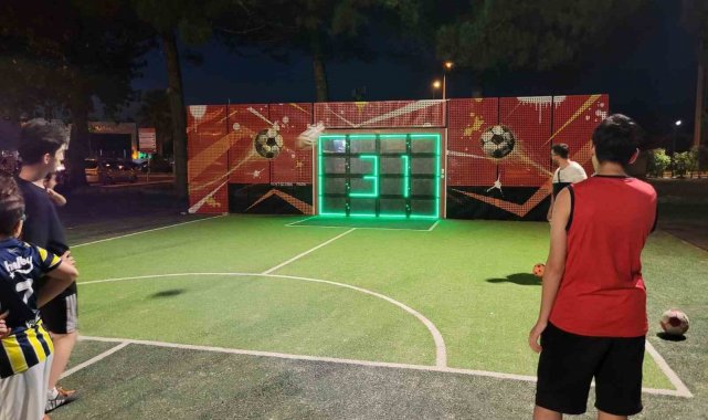 Elektronik futbol kalesine yoğun ilgi