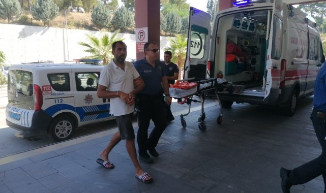 Elma yiye yiye önce çaldı, yakalanınca bıçakla tehdit etti