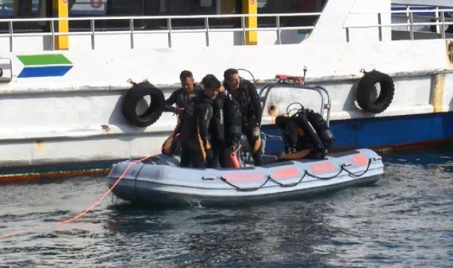 Eminönü'nde denize düşen otobüsü çıkarma çalışmaları başladı