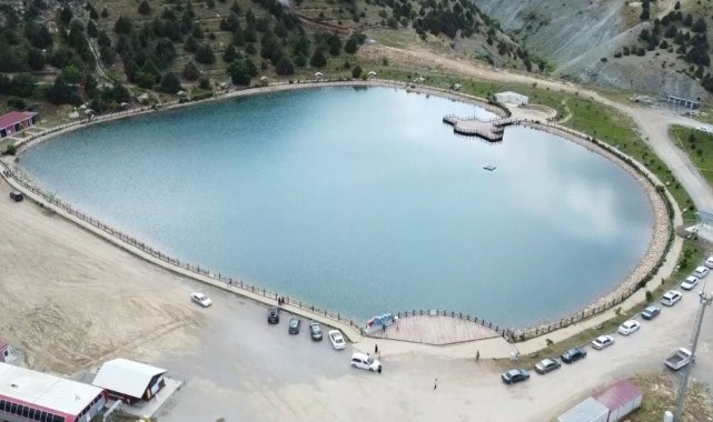 Ergan Dağı, göl manzarasıyla yaz aylarında misafirlerini ağırlıyor