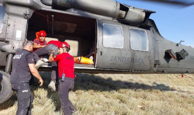 Erzincan'da doğa yürüyüşünde yaralanan vatandaş helikopter ile kurtarıldı