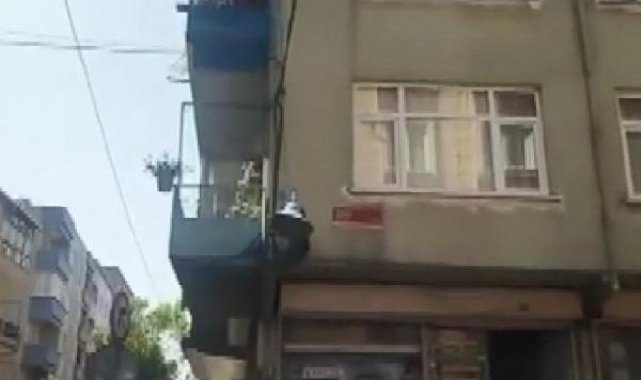 Esenler'de balkona çıktı 'beni kurtarın' diye bağırdı, kocası gözaltına alındı