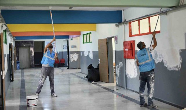 Esenyurt Belediyesi'nden ilçedeki okullarda yenileme çalışması