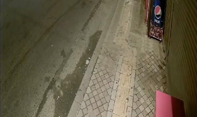 Esenyurt'ta hafif ticari araç çalındı: o anlar kamerada