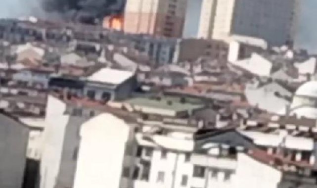 Esenyurt'ta kültür merkezinde yangın-1
