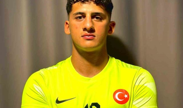Eskişehirli kaleci Barış Emre Çölük, milli takımda