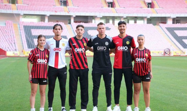 Eskişehirspor'un yeni sezon formalarına ilk 24 saatte yoğun talep