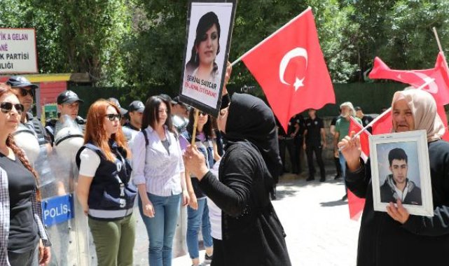 Evlat nöbetindeki anne: Kızım senin yerin orası değil, gel teslim ol