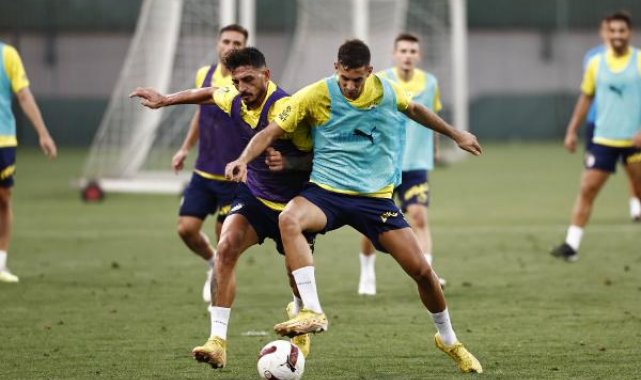 Fenerbahçe, günü çift antrenmanla tamamladı