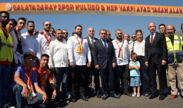 Galatasaray, 600 konteyneri depremzedelere teslim etti