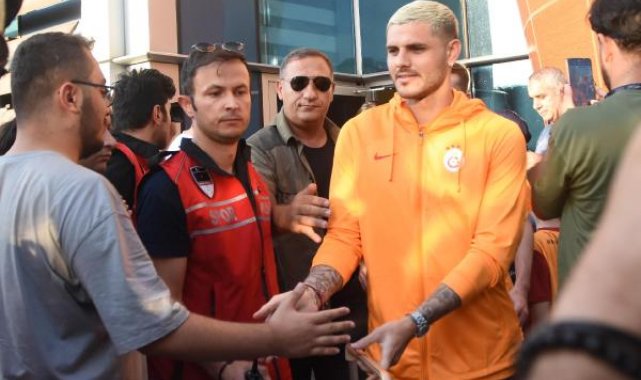 Galatasaray kafilesine Kayseri'de coşkulu karşılama
