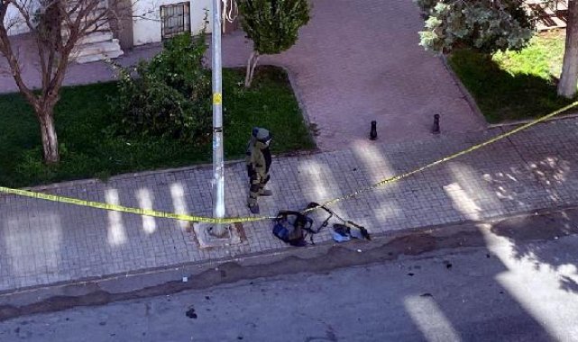 Gaziantep'te cami önündeki şüpheli bavul fünye patlatıldı