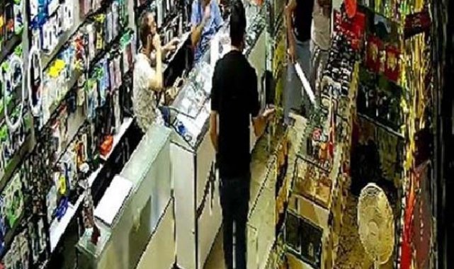 Gaziantep'te Suriyeli 2 grup arasındaki satır ve sopalı kavga kamerada