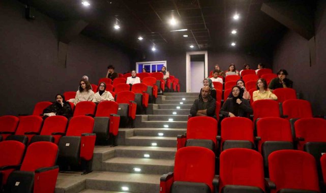 Genç Atölye'de dizi ve filmlerin algı üretimi konuşuldu