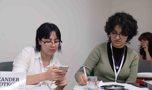 Gökkuşağı Koleji Ataşehir Şubesi öğrencilerinin SKYMUN 2023 başarısı