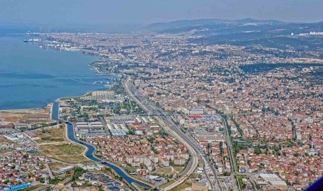 Gölcük depremini geçiren 250 bin bina taranacak