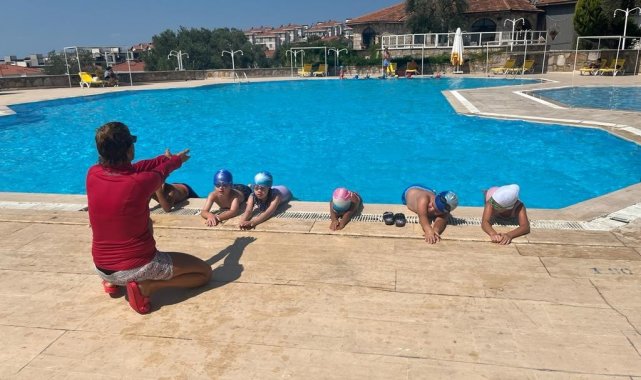 Gömeç Belediyesi yüzme kursu açtı