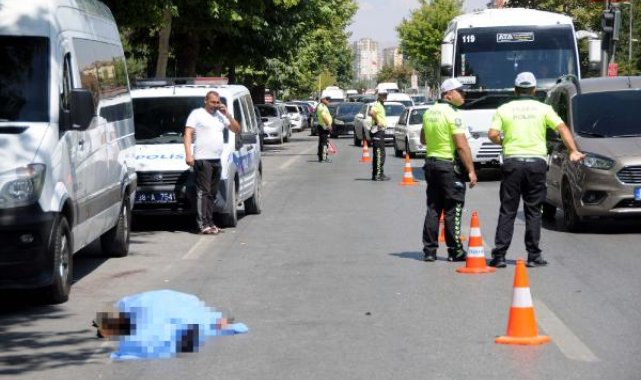 Hafif ticari aracın çarptığı yaya öldü