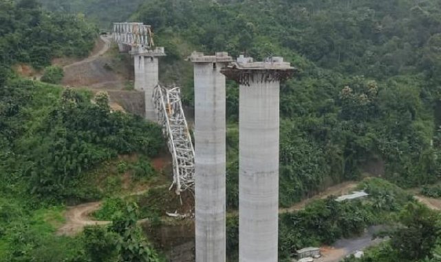 Hindistan'da köprü çöktü, en az 17 kişi yaşamını yitirdi