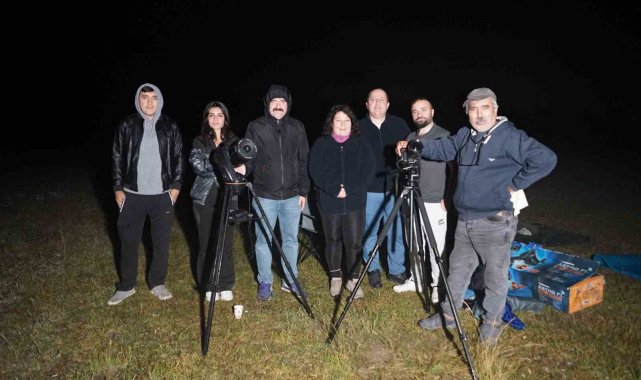 Ilgaz Dağı'nda soğuk havaya rağmen meteor yağmurunu izlediler