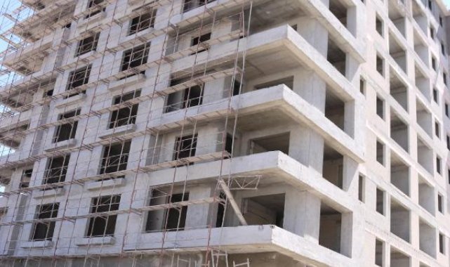İnşaatta iskele çöktü: 1 ölü, 2 yaralı