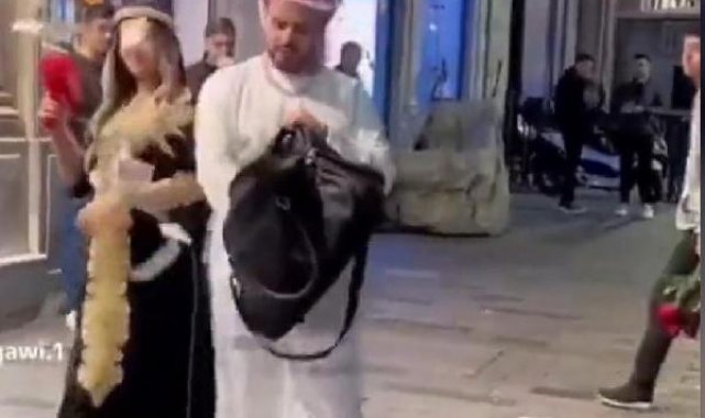 İstiklal Caddesi'nde para saçanlara gözaltı
