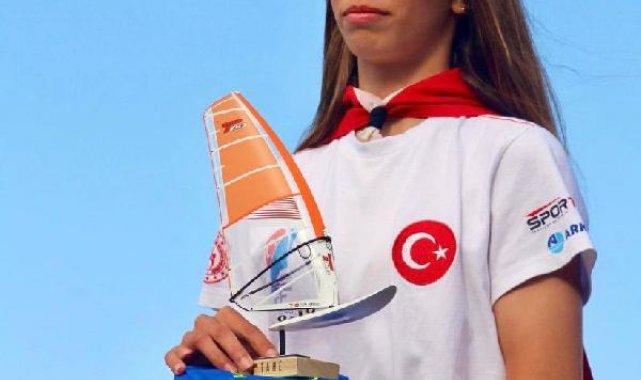 İzmirli Parla sörfte tarih yazdı