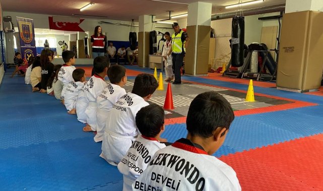 Jandarmadan öğrencilere 'taekwondo' eğitimi