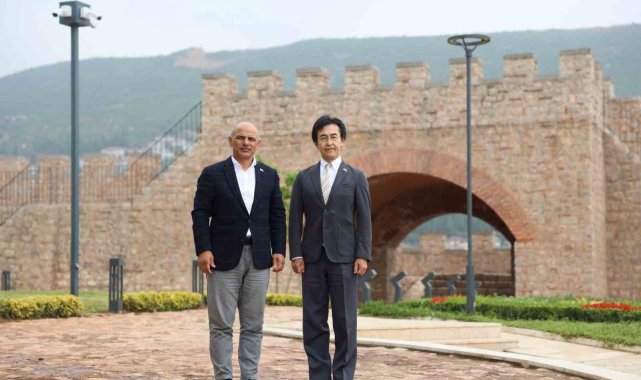 Japonya Başkonsolosu 1400 yıllık Hereke Kalesi'ne hayran kaldı