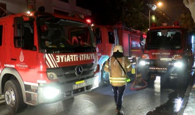Kadıköy'de 3 katlı binada yangın: 1 ölü, 2 yaralı