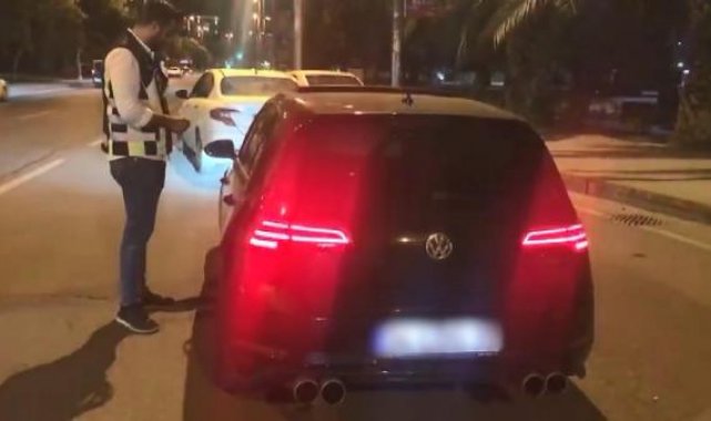 Kadıköy'de trafik kurallarına uymayan sürücülere 329 bin 892 TL ceza