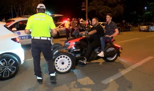 Kadıköy'deki denetimlerde 144 sürücü, 271 bin 27 TL ceza yedi