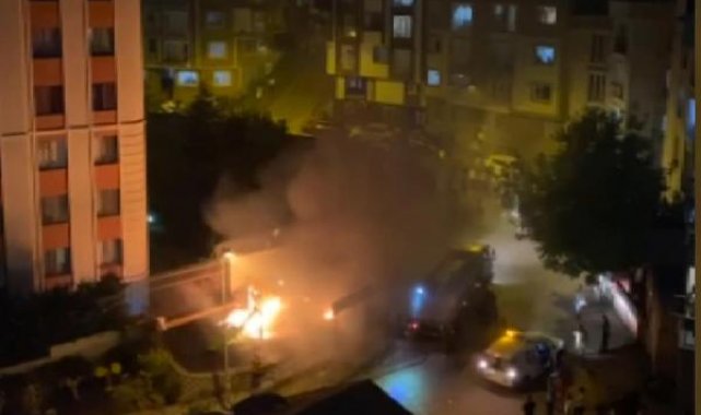 Kağıthane'de çocuk parkındaki oyun grupları alev alev yandı