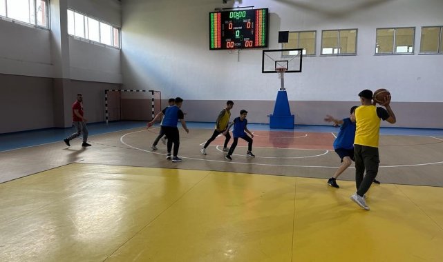 Kağızman'da 'Sokaklar Bizim' Basketbol Turnuvası renkli görüntülere sahne oldu