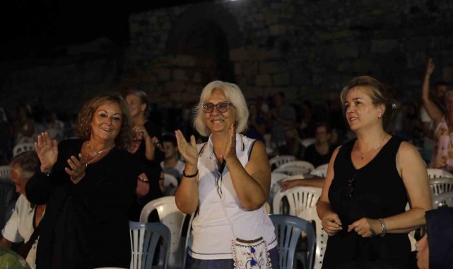 Kaleiçi sohbete ve müziğe doydu
