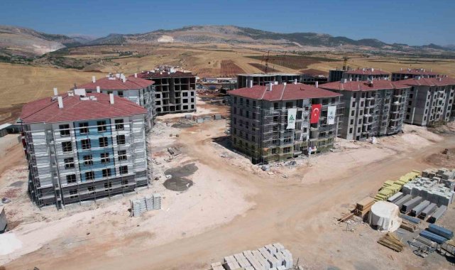 Kalıcı deprem konutları renkleniyor
