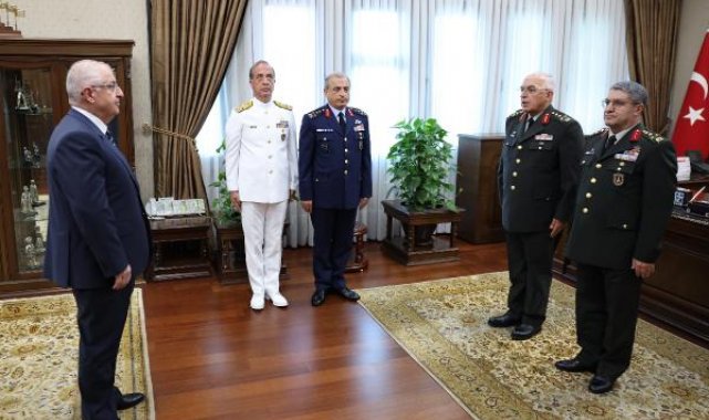 Kara Kuvvetleri Komutanlığı'nda devir-teslim