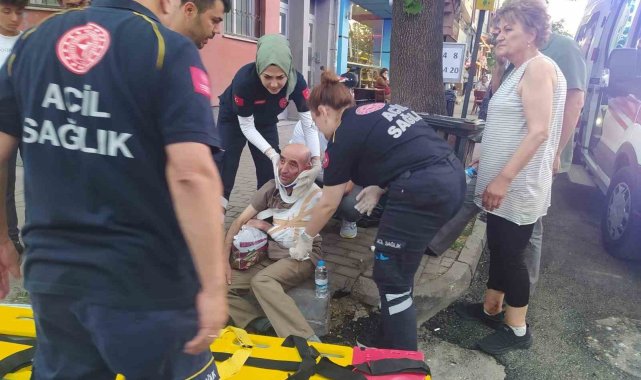 Karşıdan karşıya geçmek isteyen engelli vatandaşa araba çarptı