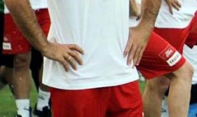 Karşıyaka'da Emre kalacak
