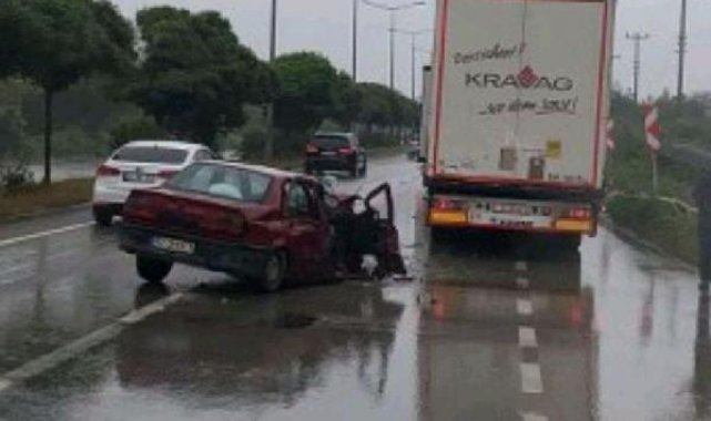 Kazada ölen eşinin cenaze namazını kıldırdı